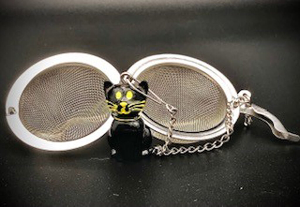 Tea Ball w/Black Cat (Filou)